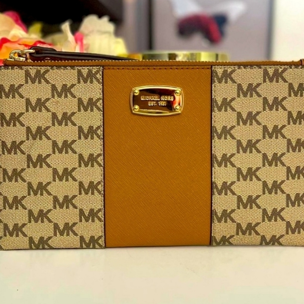 Michael Kors Signature Style Large Zip Clutch w/ Center Stripe NWT